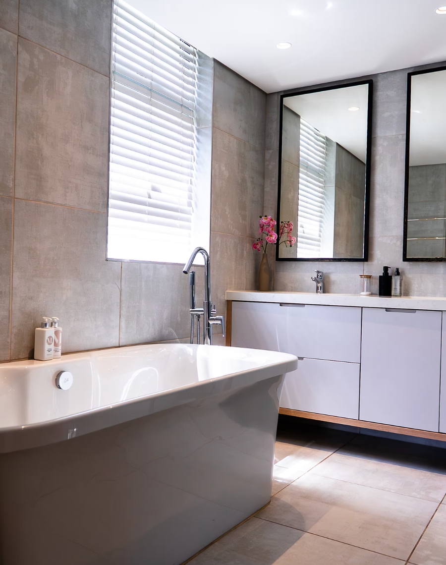 2 Bedroom Property for Sale in Sea Point Western Cape